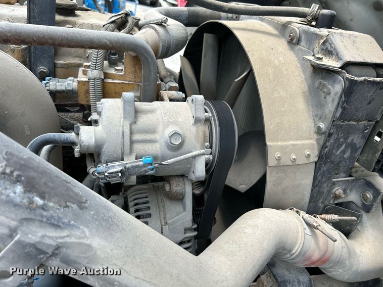 image for item DS6360 2000 Chevrolet T8500  crane truck