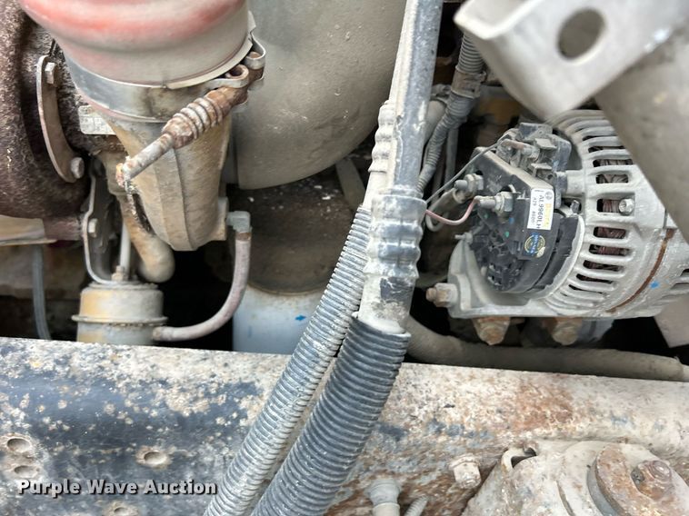 image for item DS6360 2000 Chevrolet T8500  crane truck