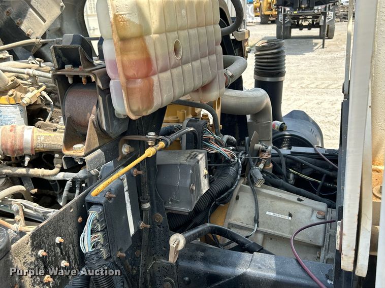 image for item DS6360 2000 Chevrolet T8500  crane truck