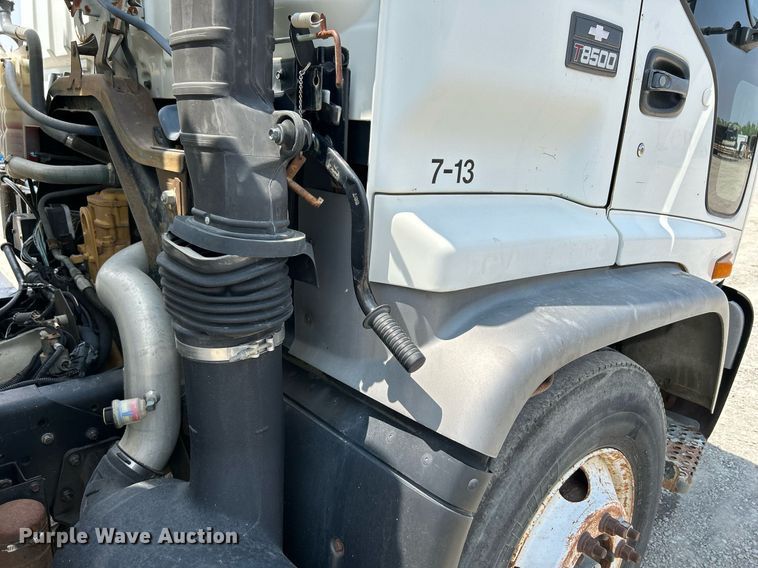 image for item DS6360 2000 Chevrolet T8500  crane truck