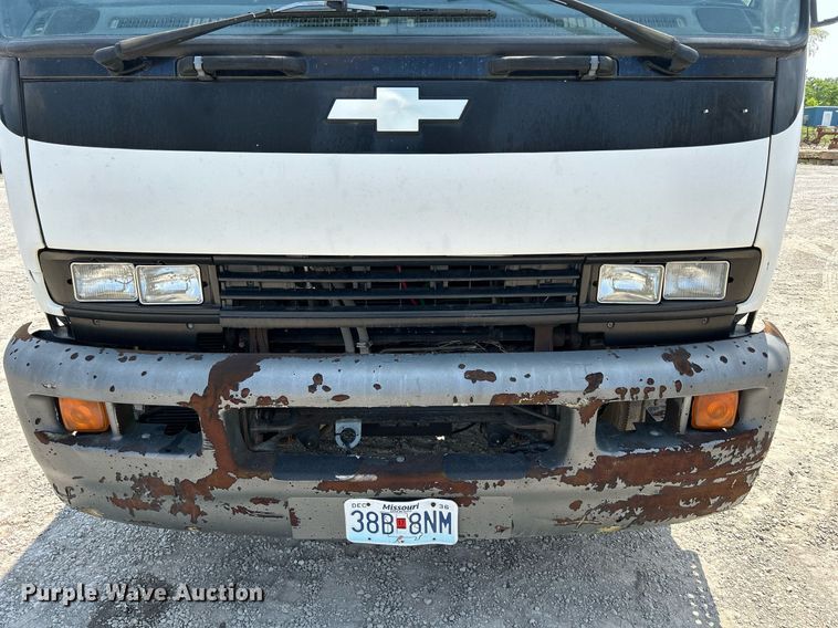 image for item DS6360 2000 Chevrolet T8500  crane truck