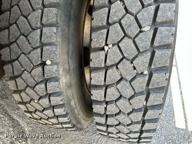 image for item DS6360 2000 Chevrolet T8500  crane truck