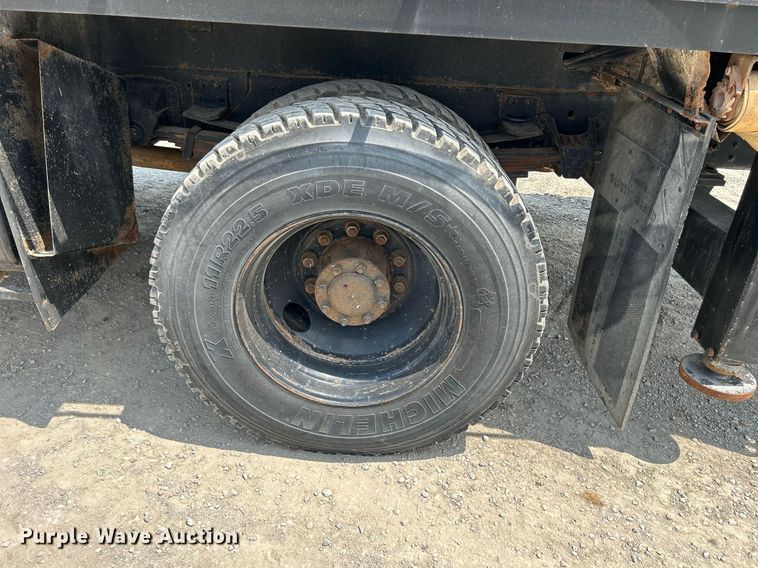 image for item DS6360 2000 Chevrolet T8500  crane truck