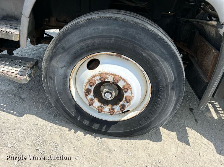 image for item DS6360 2000 Chevrolet T8500  crane truck