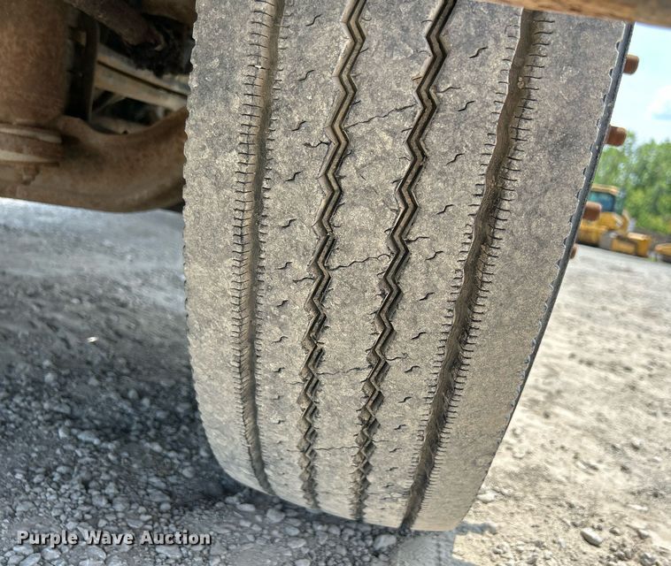 image for item DS6360 2000 Chevrolet T8500  crane truck