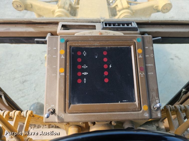 image for item DS6362 1988 Caterpillar 140G  VHP motor grader