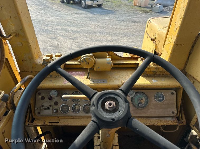 image for item DS6363 1975 Caterpillar 623B  elevating scraper