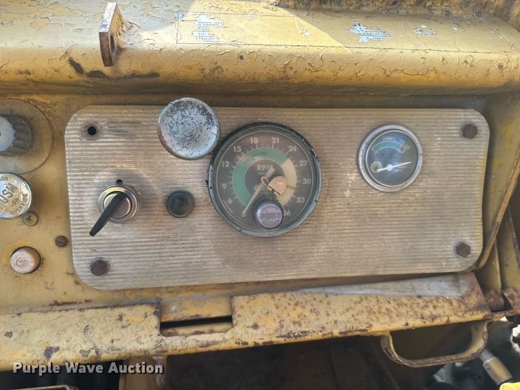 image for item DS6363 1975 Caterpillar 623B  elevating scraper