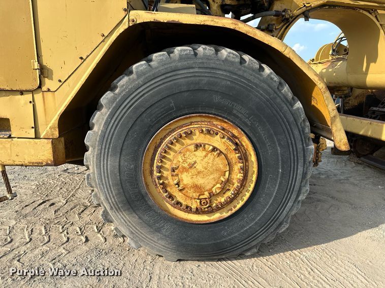 image for item DS6363 1975 Caterpillar 623B  elevating scraper