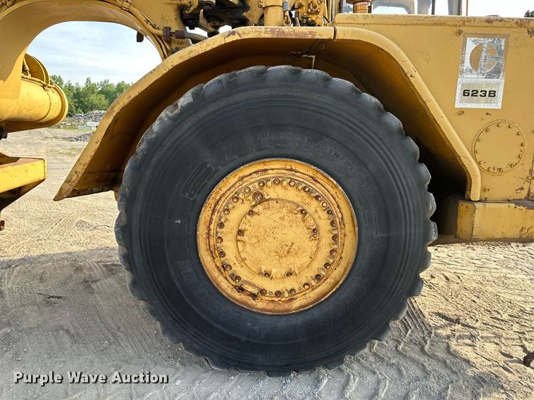 image for item DS6363 1975 Caterpillar 623B  elevating scraper