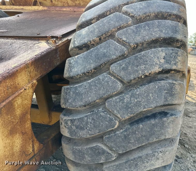 image for item DS6363 1975 Caterpillar 623B  elevating scraper