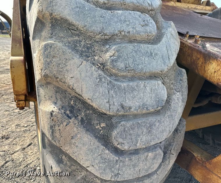 image for item DS6363 1975 Caterpillar 623B  elevating scraper