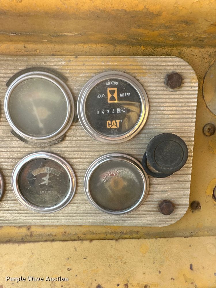 image for item DS6363 1975 Caterpillar 623B  elevating scraper