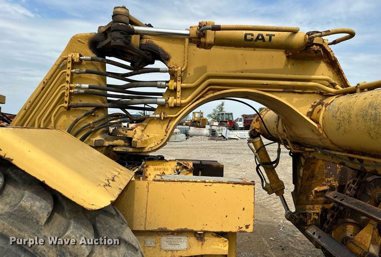 image for item DS6364 1976 Caterpillar 613B  elevating scraper