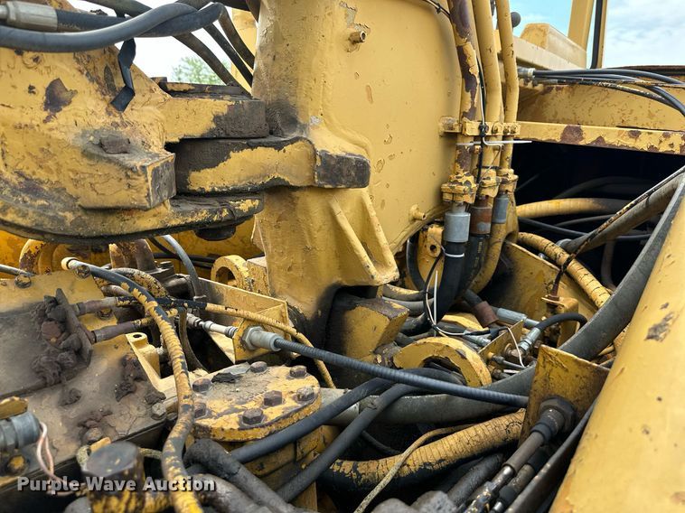 image for item DS6364 1976 Caterpillar 613B  elevating scraper