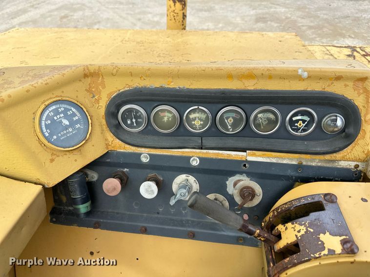 image for item DS6364 1976 Caterpillar 613B  elevating scraper