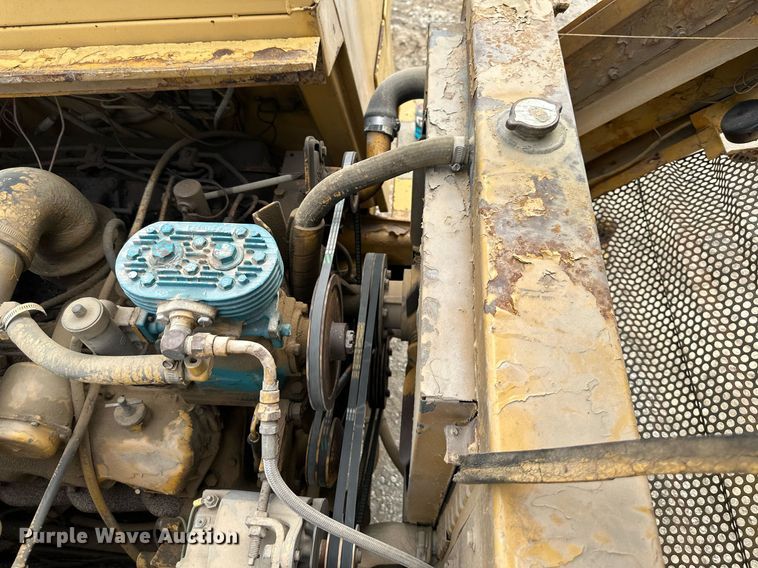 image for item DS6364 1976 Caterpillar 613B  elevating scraper
