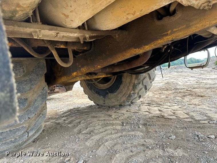 image for item DS6364 1976 Caterpillar 613B  elevating scraper