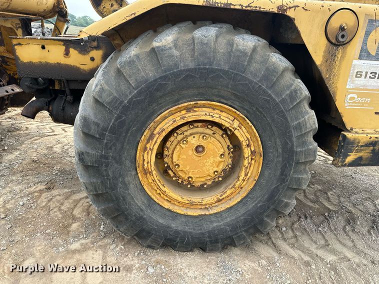 image for item DS6364 1976 Caterpillar 613B  elevating scraper