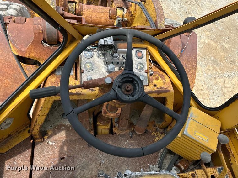 image for item DS6370 1973 Caterpillar 966C  wheel loader