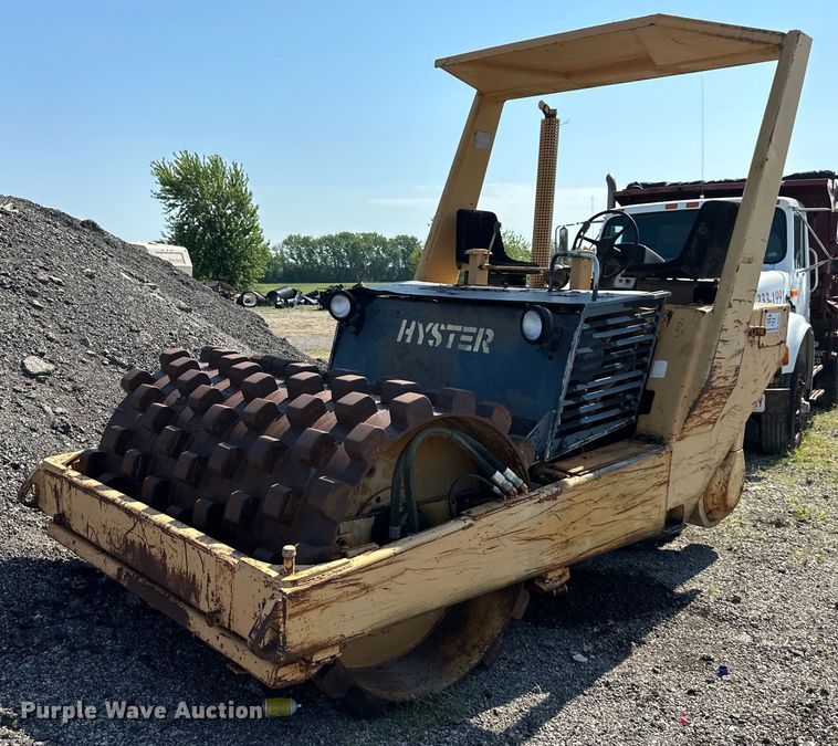 image for item DS6371 1980 Hyster C612B  single drum roller