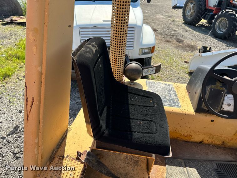 image for item DS6371 1980 Hyster C612B  single drum roller