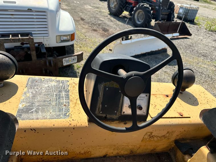 image for item DS6371 1980 Hyster C612B  single drum roller