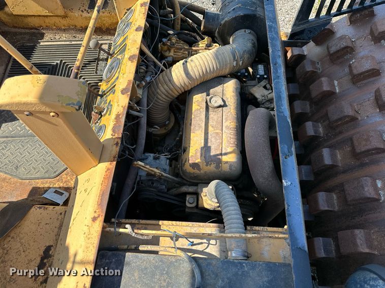 image for item DS6371 1980 Hyster C612B  single drum roller