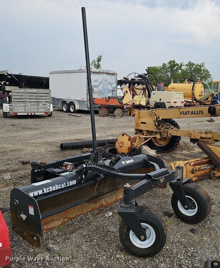 image for item DS6372 2015 Bobcat Box Blade Laser  84"W skid steer box blade