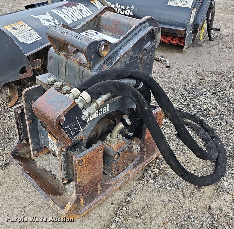 image for item DS6375 Bobcat  plate compactor