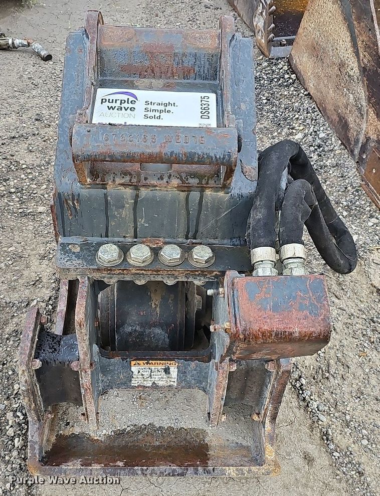 image for item DS6375 Bobcat  plate compactor