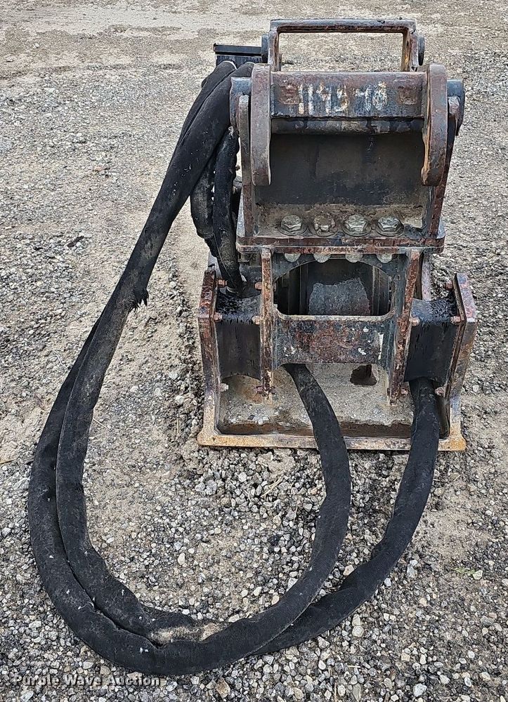 image for item DS6375 Bobcat  plate compactor