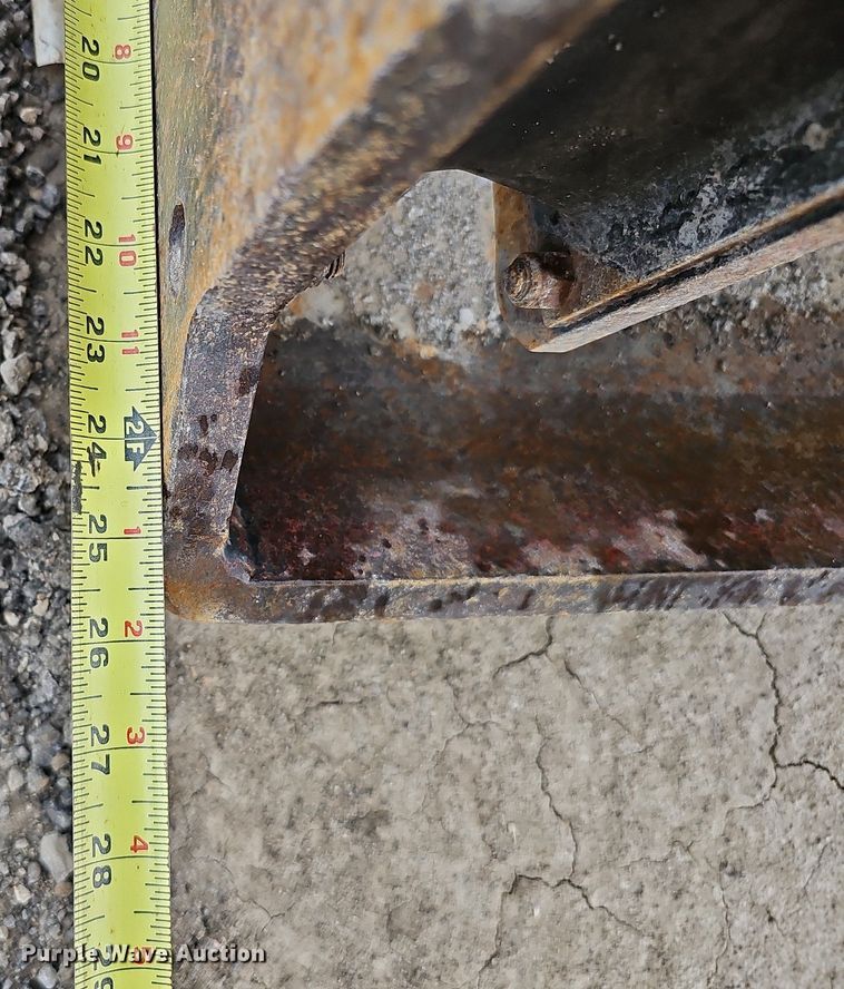 image for item DS6375 Bobcat  plate compactor