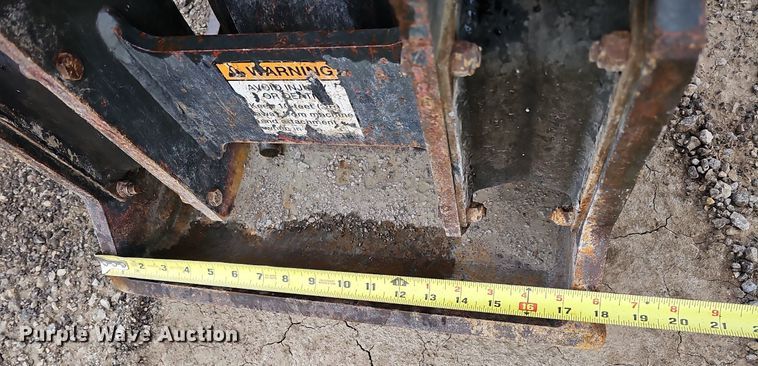 image for item DS6375 Bobcat  plate compactor