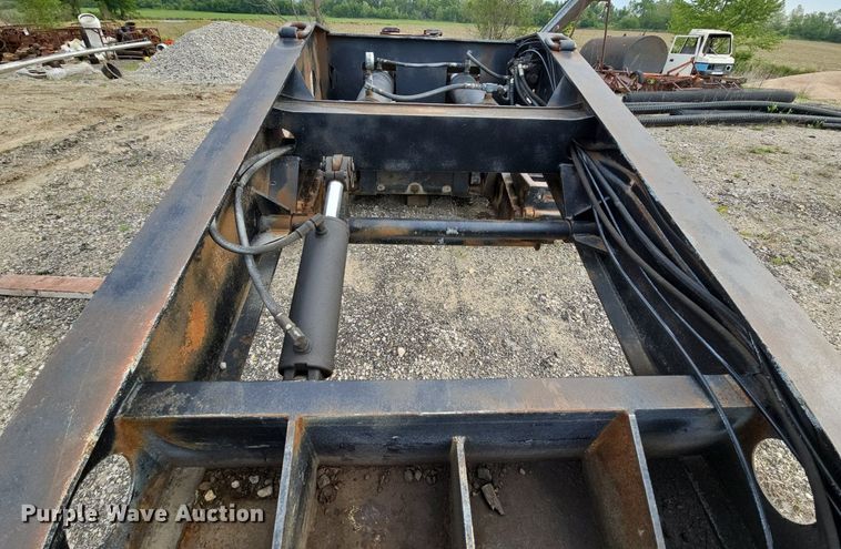 image for item DS6379 1999 Dynaweld  lowboy equipment trailer