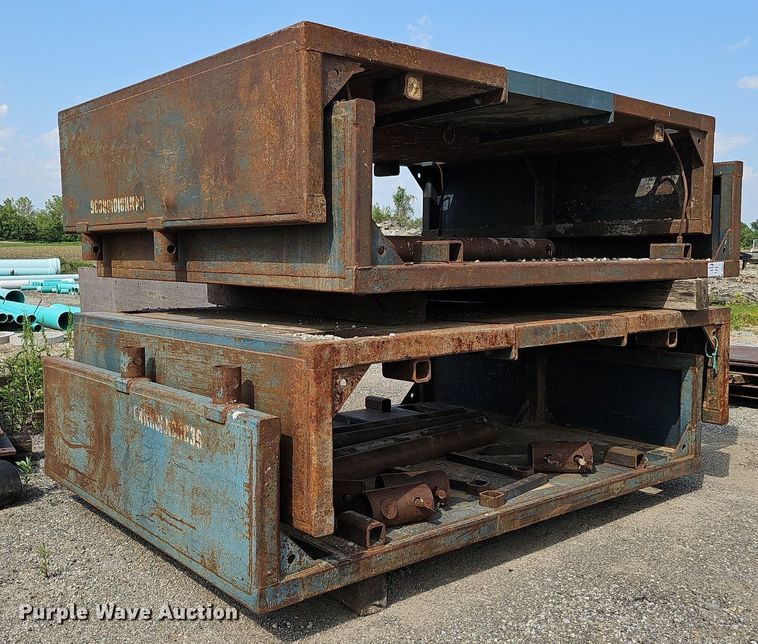 image for item DS6380 (2) trench boxes