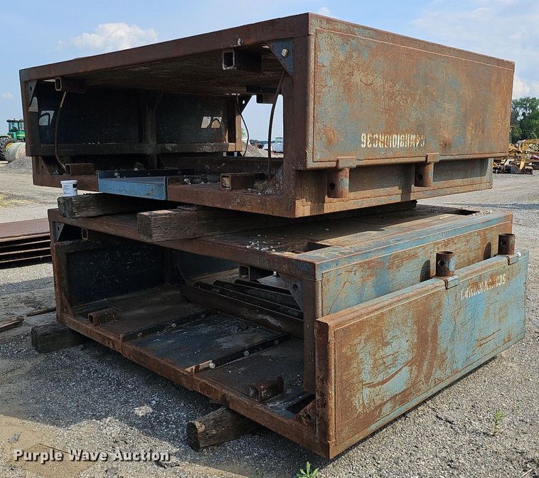 image for item DS6380 (2) trench boxes