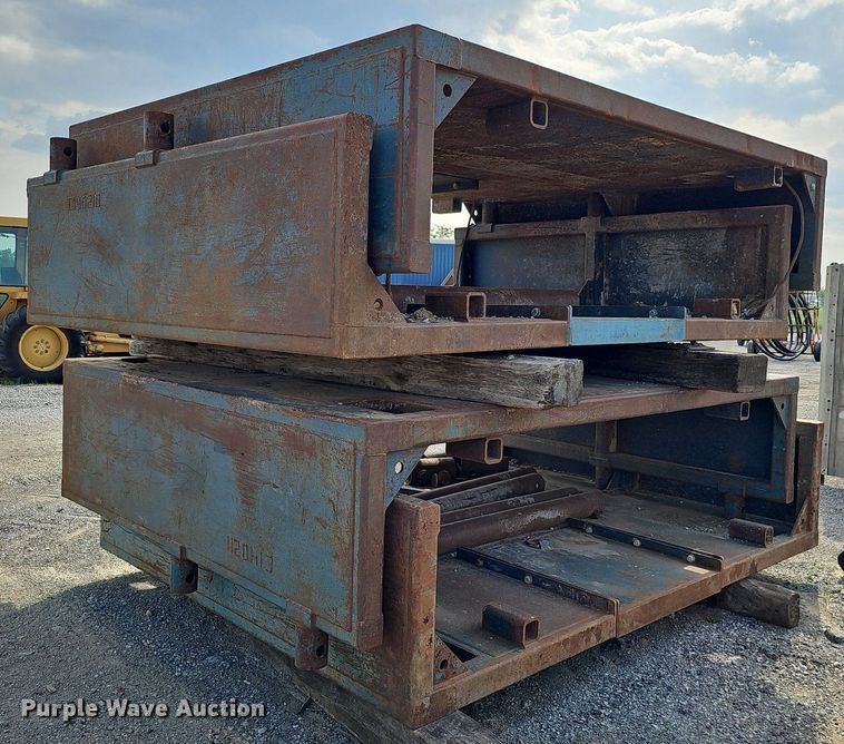 image for item DS6380 (2) trench boxes