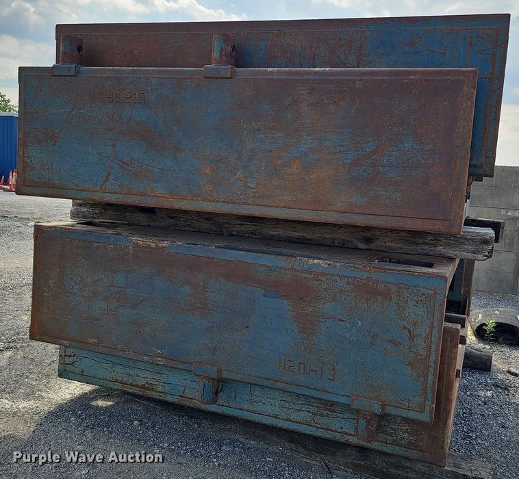 image for item DS6380 (2) trench boxes