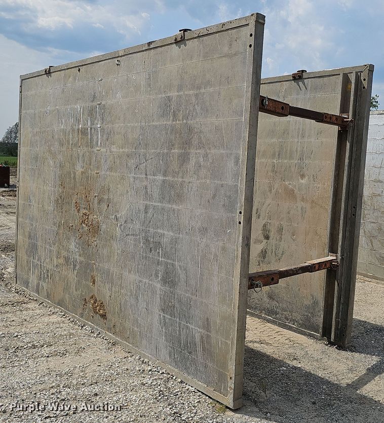 image for item DS6384 Trench box