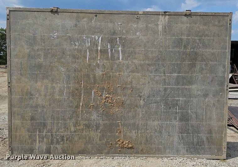 image for item DS6384 Trench box