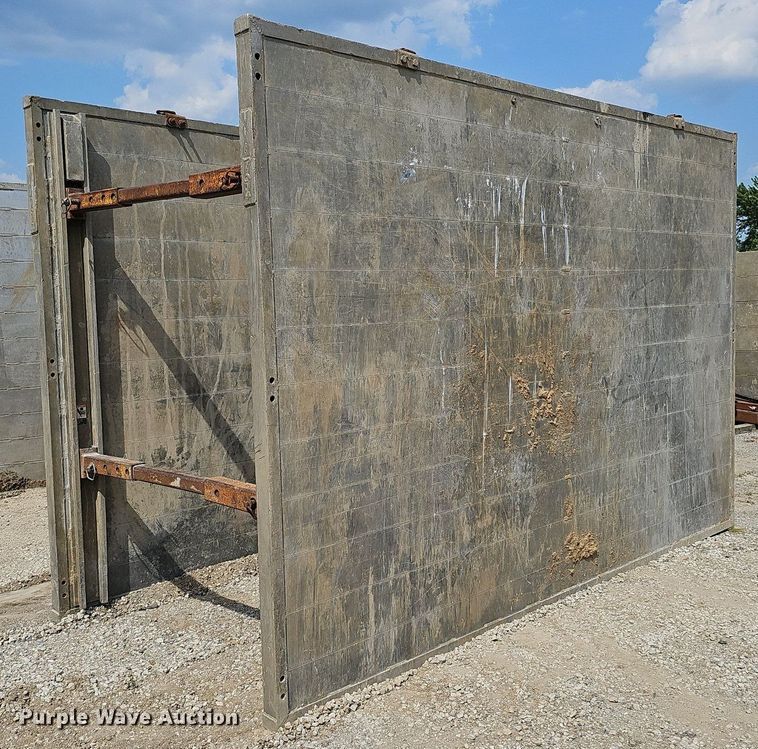 image for item DS6384 Trench box