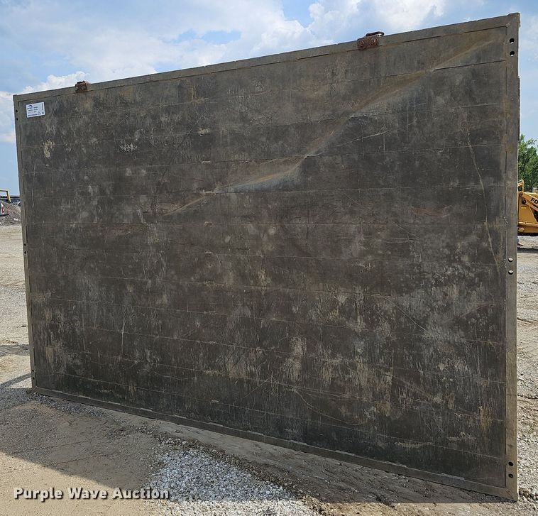 image for item DS6384 Trench box