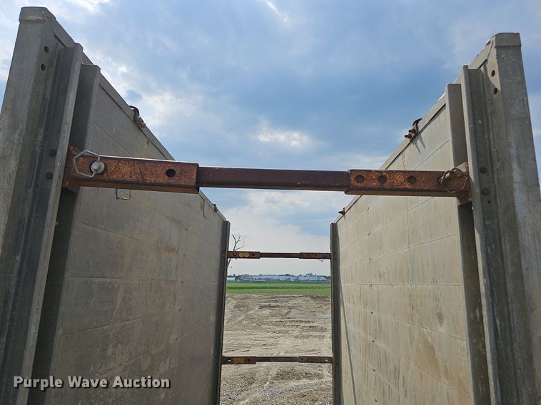 image for item DS6384 Trench box