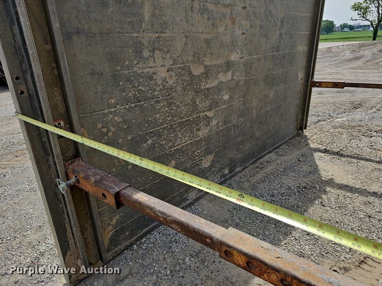 image for item DS6384 Trench box