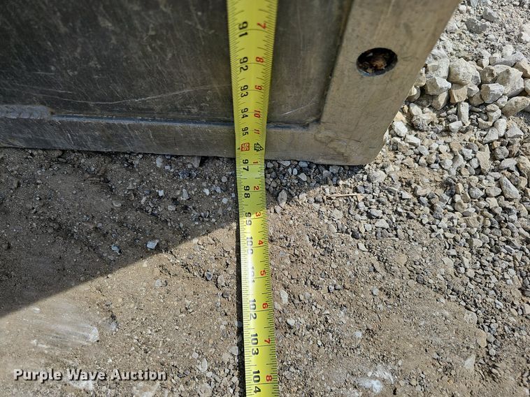 image for item DS6384 Trench box