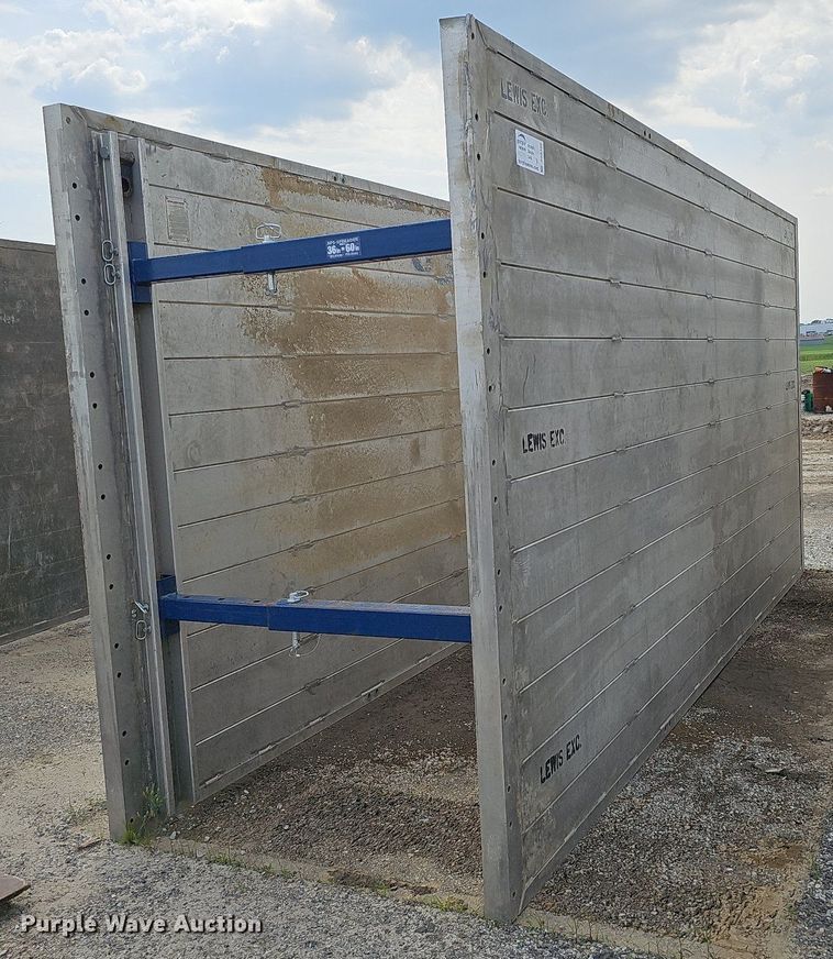 image for item DS6385 Trench box