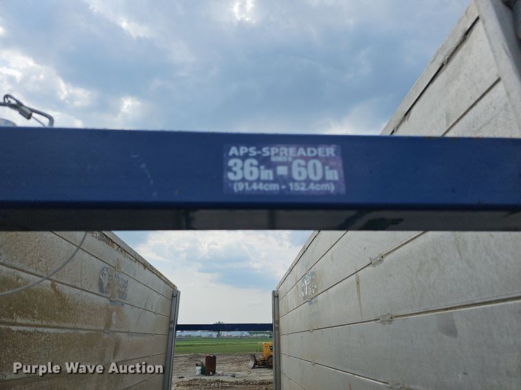 image for item DS6385 Trench box