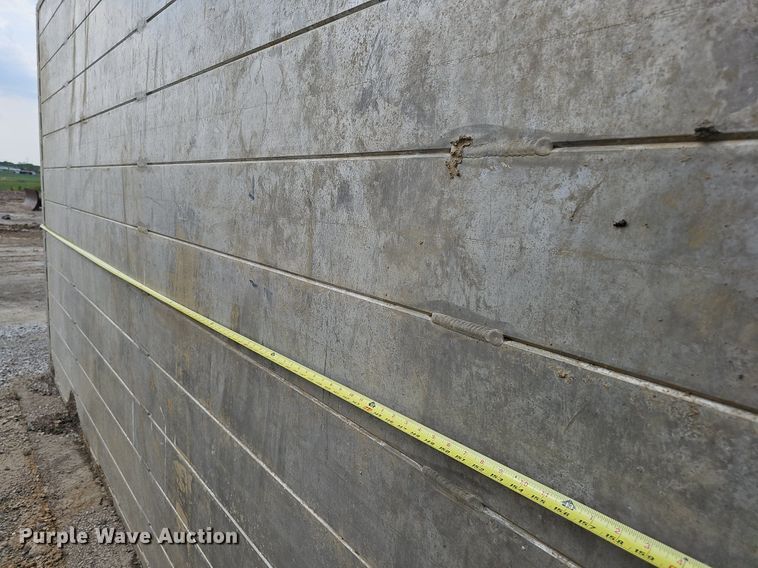 image for item DS6385 Trench box