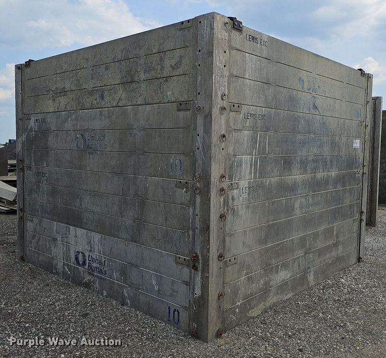 image for item DS6386 Trench box